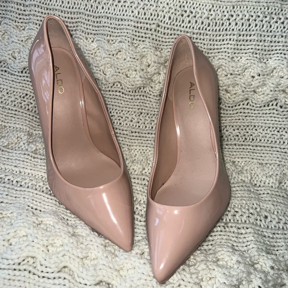Aldo Stessy Nude Pump High Heels, size 6, brand new w/ slight scratch. - Picture 3 of 4